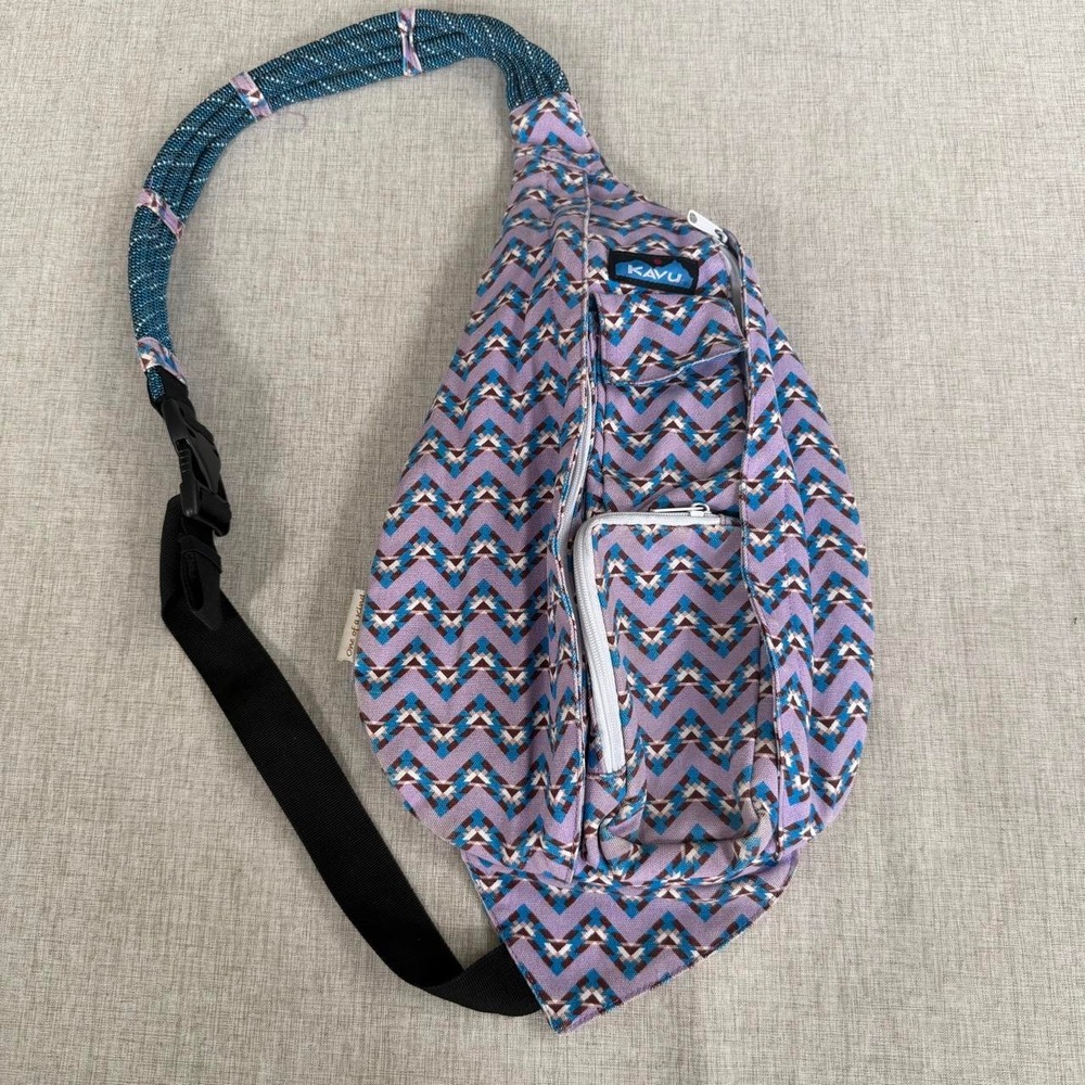 Kavu Crossbody sling Graphic print Multi Pocket bag